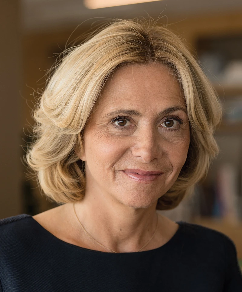 Portrait de la Présidente de la Région